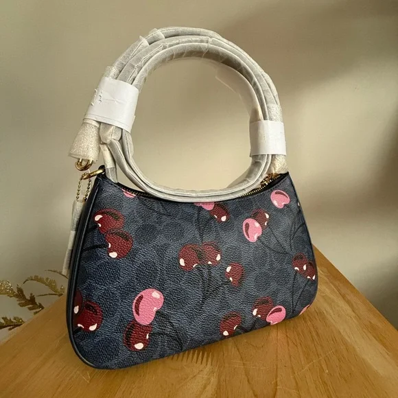 NWT Coach Teri Shoulder Bag In Signature Canvas With - Picture 5 of 8